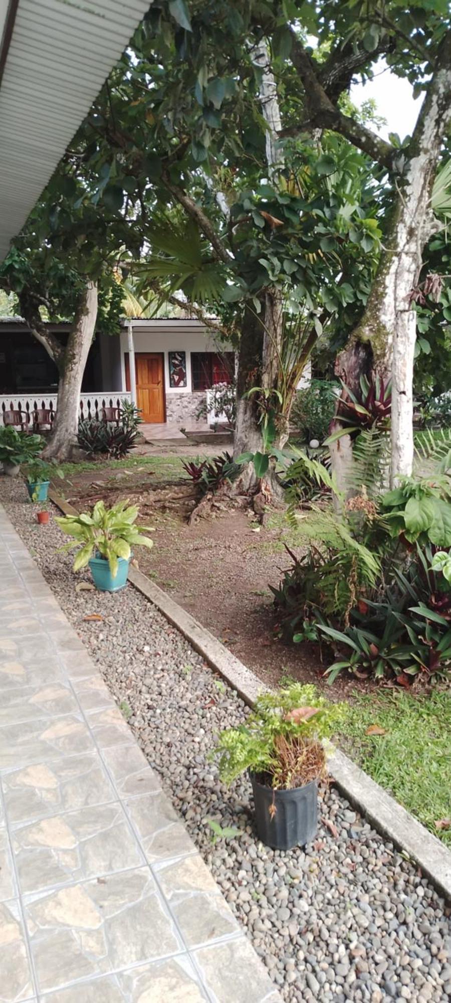 Cabinas Smith Cahuita Exterior photo